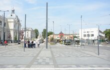Фото 23: Мерія закликає водіїв приватних авто не паркуватися у частині пл. Двірцевої, де знаходяться зупинки громадського транспорту і пішохідна зона