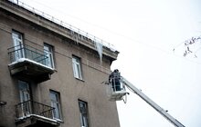 Фото 3: Снігоприбиральна техніка працює на вулицях міста: чистять вулиці від снігу і ліквідовують нависання бурульок