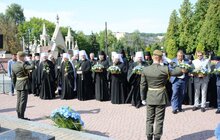 Фото 9: У Львові вшанували спочилих захисників України та помолились на могилі Патріарха Димитрія