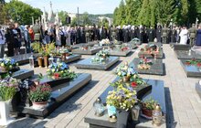 Фото 20: У Львові вшанували спочилих захисників України та помолились на могилі Патріарха Димитрія