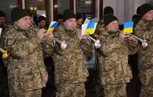 Фото 3: З нагоди 100-річчя бою під Крутами львів’яни підтримали загальноукраїнський флешмоб з виконання маршу «Героям Крут»