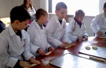 Фото 3: Діти з соціально вразливих сімей спробували себе в ролі кондитерів