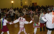 Фото 1: У гаївках на Сихові взяло участь близько 100 осіб