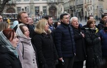 Фото 6: У центрі Львова урочисто заспівали Державний Гімн України та розгорнули синьо-жовтий стяг
