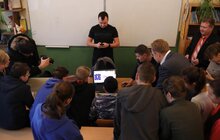 Фото 10: Мер Львова взяв участь у Годині коду — разом з учнями кодив гру