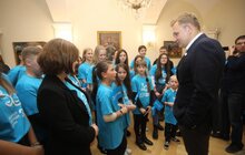 Фото 1: Мер Львова подякував юним львів’янам, які цілий день працювали замість посадовців