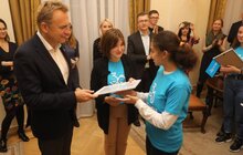 Фото 4: Мер Львова подякував юним львів’янам, які цілий день працювали замість посадовців
