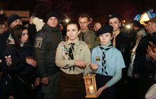 Фото 1: У Львові відкрили центральну міську ялинку