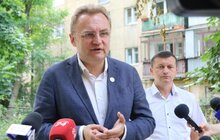 Фото 11: Роботи з капітального ремонту дороги і тротуарів прибудинкової території на вул. Перемиській, 9, 11 та Повстанській, 11
