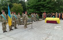 Фото 4: У Львові попрощались з Героєм Дмитром Гудзиком