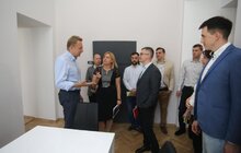 Фото 2: «Коли підприємець має запитання, він може зателефонувати до наших колег і отримати відповідь зрозумілою мовою», — А. Садовий про Центр підтримки підприємництва