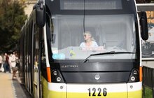 Фото 1: У Львові комунальний транспорт виїхав на маршрути з прапорцями
