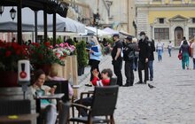Фото 9: Моніторингові групи перевіряють суб'єкти господарювання та міський транспорт на дотримання карантинних заходів