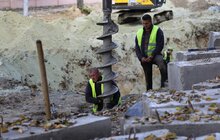 Фото 3: Реконструкція вул. С. Бандери: підрядник проводить заміну колектора