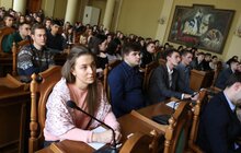Фото 5: Міський голова Львова Андрій Садовий урочисто вручив стажувальникам програми «Перший кар’єрний крок» дипломи за результатами їх стажувань у міській раді