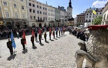 Фото 6: На День міста у центрі Львова замайоріли прапори військових та оборонних сил України
