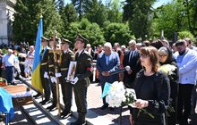 Фото 14: У Львові попрощалися з письменником та дисидентом Ігорем Калинцем (фото/​відео)