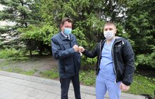 Фото 11: Благодійники передали 4 000 комплектів засобів захисту для медиків лікарні швидкої допомоги
