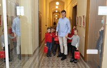 Фото 16: До львівської Ратуші завітали школярі зі «Школи вільних і небайдужих»