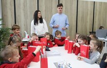 Фото 18: До львівської Ратуші завітали школярі зі «Школи вільних і небайдужих»