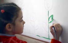 Фото 2: Львівські гуртківці розмалювали стіну клубу разом з художниками