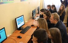 Фото 6: Мер Львова спільно з учнями кодив гру про штучний інтелект в рамках Години Коду 2019