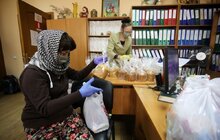 Фото 7: У Львові до Великодня для людей у потребі закупили продуктові набори