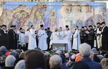 Фото 2: На Богоявлення у центрі Львова духовенство усіх християнських конфесій освятило воду