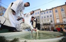 Фото 7: На Богоявлення у центрі Львова духовенство усіх християнських конфесій освятило воду