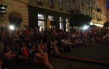 Фото 11: На фасаді театру Курбаса показали відеомапінг