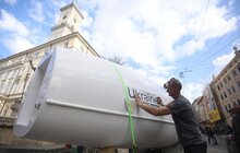 Фото 5: У центрі Львова розмістили човен, на якому львів’янин підкорить Атлантичний океан