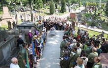 Фото 23: Пластуна-сеньйора Олеся Криськіва поховали на Личакові в родинному гробівці (поле № 52)