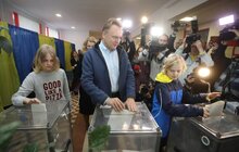 Фото 7: Сім’я міського голови Львова проголосувала