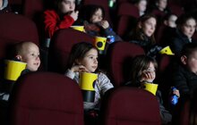 Фото 4: Дітей із модульного містечка повели в кінотеатр на українську Мавку