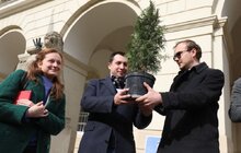 Фото 3: В рамках міжнародного проєкту «Озеленення планети» на площі Соборній висадили перші дерева