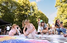 Фото 20: Забіг, дворові ігри та концерт Вакарчука просто неба: як Львів відзначив День молоді (фото/відео)