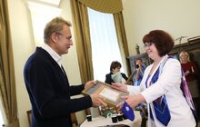 Фото 11: Міський голова відзначив фармацевтів з нагоди професійного свята