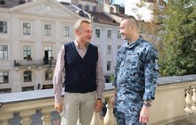 Фото 4: Мер Львова зустрівся з моряком Андрієм Оприском, якого незаконно утримували в Росії