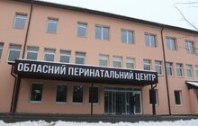 Фото 2: Прем’єр-міністр України Володимир Гройсман оглянув стан виконання ремонтних робіт у Львівському перинатальному центрі