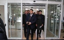 Фото 5: Прем’єр-міністр України Володимир Гройсман оглянув стан виконання ремонтних робіт у Львівському перинатальному центрі