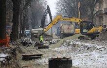 Фото 8: Триває реконструкція вул. С. Бандери: підрядник проводить роботи з облаштування колектора і водопровода