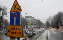 Фото 23: Триває реконструкція вул. С. Бандери: підрядник проводить роботи з облаштування колектора і водопровода