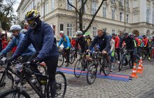 Фото 27: Мер Львова привітав учасників веломарафону «Львівська сотка. Осінь» та взяв участь у велозаїзді