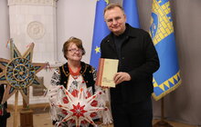 Фото 2: 20 років відданості своїй справі: організатори фестивалю «Спалах різдвяної звізди» отримали нагороди від міського голови Львова