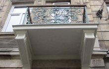 Фото 6: На вул. Курбаса, 8 розпочали реставрувати балкон