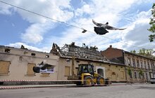 Фото 1: Непридатні для відновлення будинки, які росія зруйнувала у Львові 4 вересня, демонтовують: на їх місці буде громадський простір (відео)