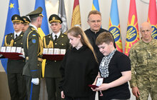 Фото 7: У Львові 29 нацгвардійців посмертно нагородили «Почесним знаком Святого Юрія» за оборону України (фото)