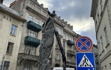 Фото 3: У Львові демонтували два об’єкти радянського періоду: їх перенесли у музей «Територія терору»
