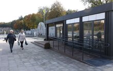 Фото 8: На полі почесних поховань №86А Личаківського цвинтаря запрацював інформаційний центр: які послуги там можна отримати (відео)