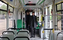 Фото 6: Швейцарія безоплатно передасть Львову 11 трамваїв: сьогодні у мерії підписали угоду